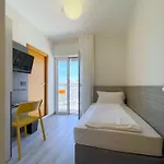 Universal 3*