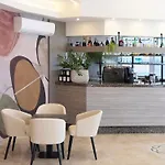 Universal Hotel