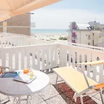 Universal Otel