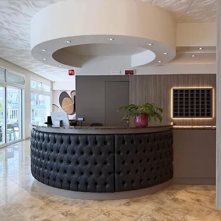 Universal Hotel