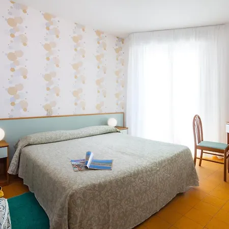 Universal Otel