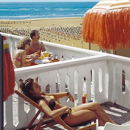 מלון Universal 3*