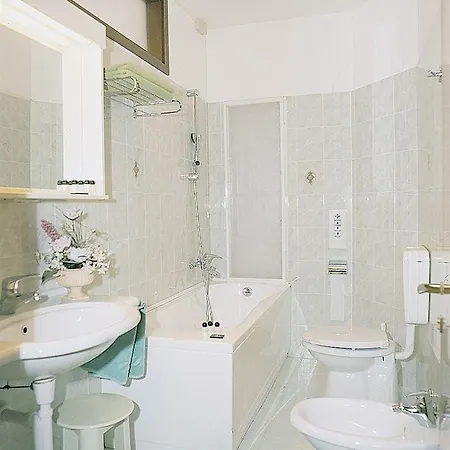 Universal Otel 3*