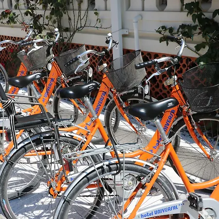 Universal מלון 3*