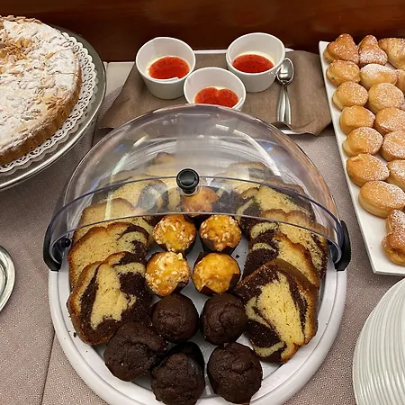 Universal מלון קאורלה