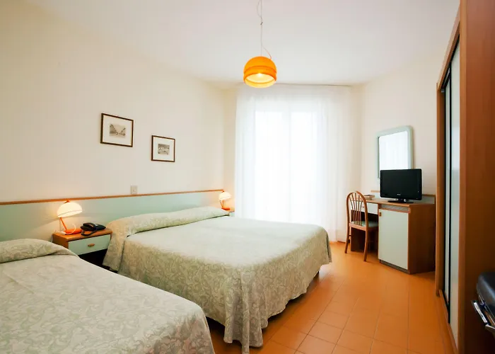 Отель Universal 3*